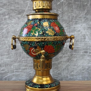 Arbeits-Samowar, Samowar elektrisch, Gold-Samowar für Geschenk, Vintage-Teekanne für Dekor, Samowar für Küchendekor, Khokhloma, Ukraine.