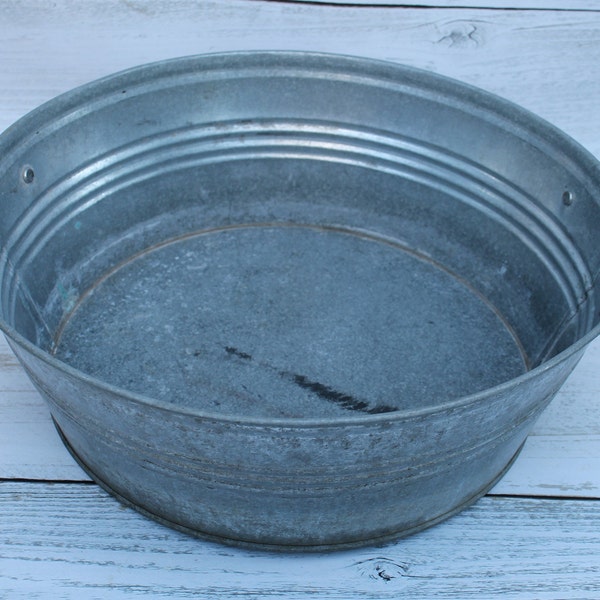 Galvanized basin, vintage basin, Antique Galvanized Tub farmhouse decor, galvanized sink,Rustic Bathroom, garden bird bath,Galvanized basin.