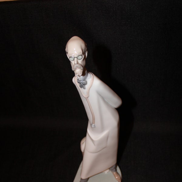 Vintage Lladro Figurine Medical Doctor Medico Early #4602 RARE 1960's Retired