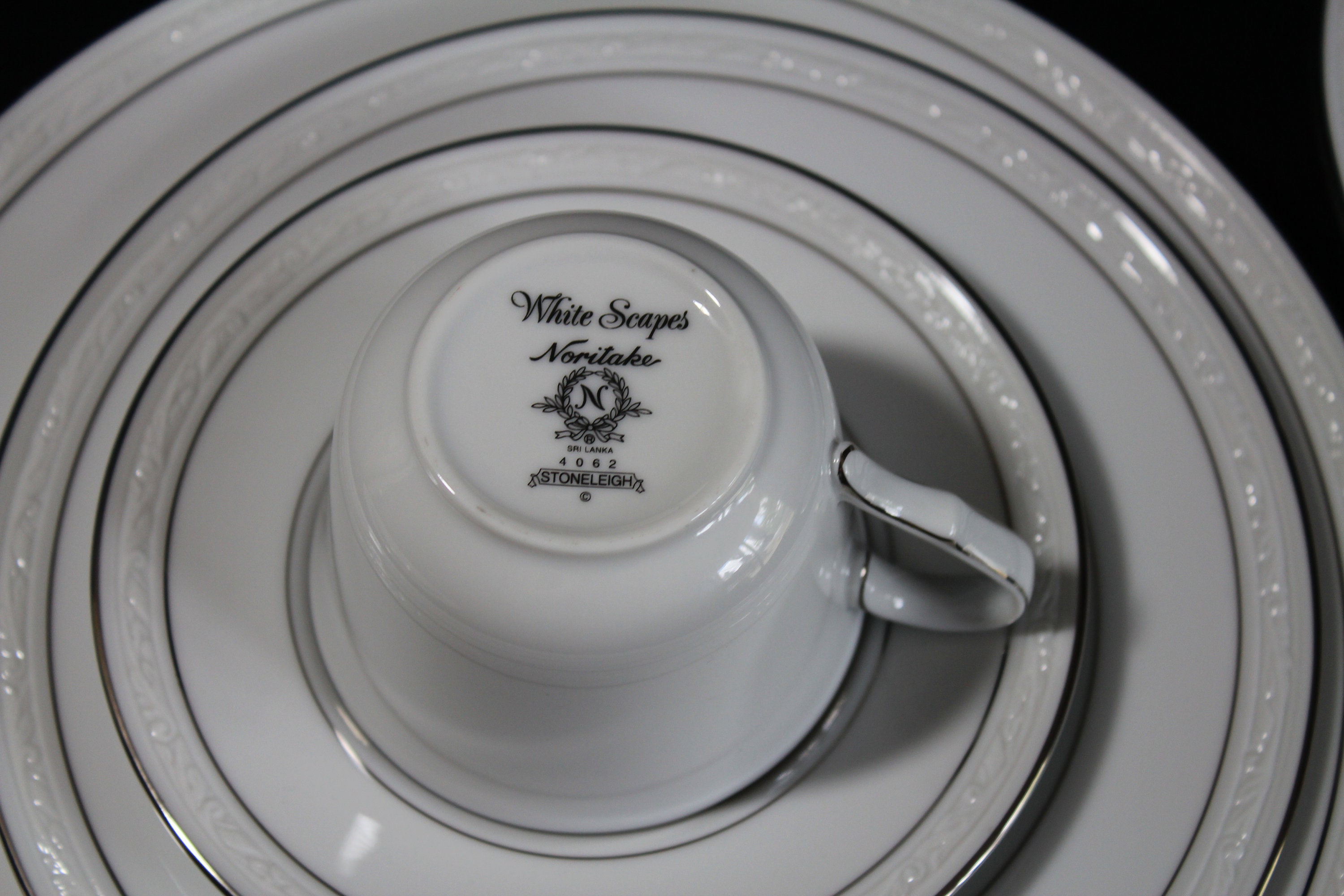Beautiful Noritake White Scapes Stoneleigh Pattern Fine Bone