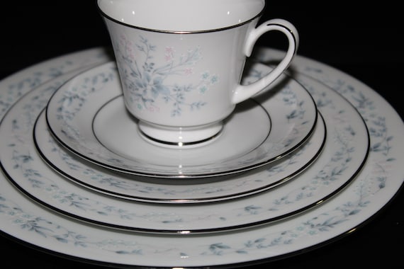 Noritake Carolyn Fine Bone China Set for 8 Plus Extras - Etsy