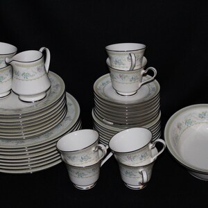 Beautiful Noritake Delight Fine China set for 8 - 5 items per place setting plus extras