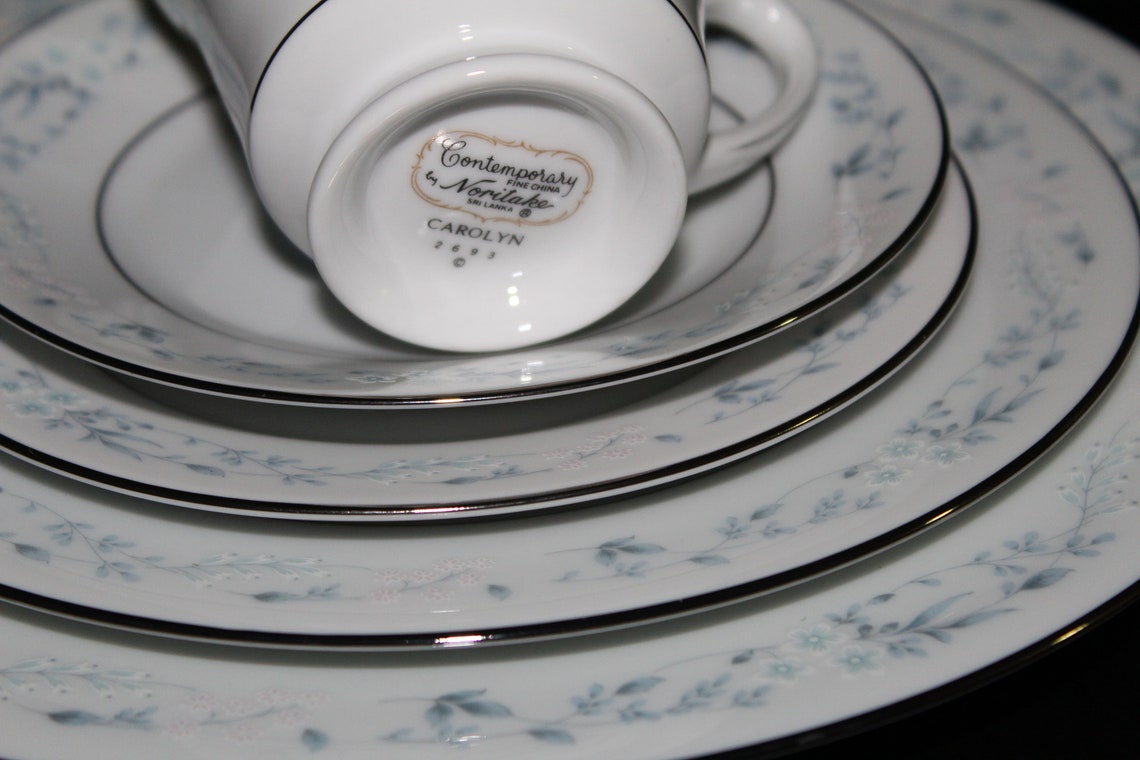 Noritake Carolyn Fine Bone China Set for 8 Plus Extras Etsy
