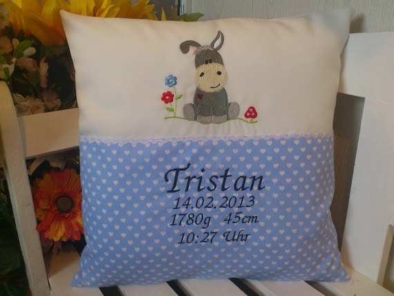 Kissen mit Namen bestickt zur Geburt Eselchen blau Kissen mit Namen bestickt zur Geburt Eselchen blau