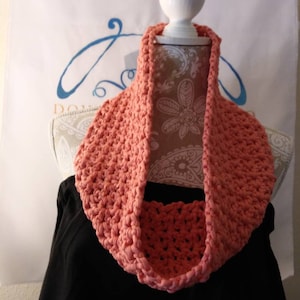 Crochet cowl scarf