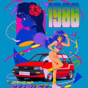 Könnte beinhalten: Eine Illustration im Retro-Stil mit einem roten Toyota Starlet und einer Frau in einem blau-weißen Badeanzug, die daneben steht. Der Hintergrund ist hellblau mit geometrischen Formen und dem Text "1986" in einer Farbverlaufschrift.