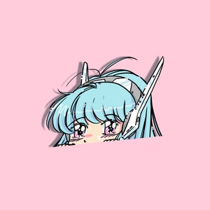 Könnte beinhalten: Eine Cartoon-Illustration eines Mädchens mit blauen Haaren und einem weißen Stirnband, das hinter einem weißen Hintergrund hervorlugt. Sie hat große, rosafarbene Augen und einen rosa Rouge auf den Wangen.