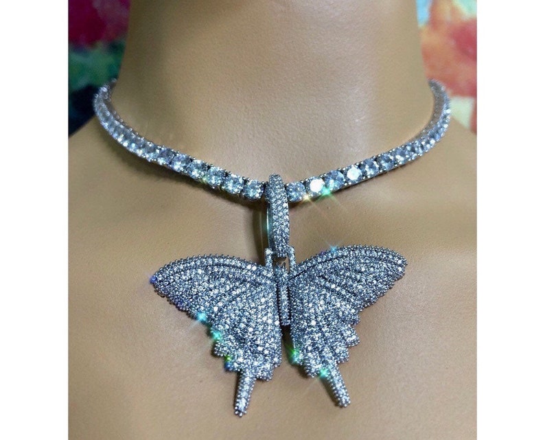 Iced butterfly pendant Clearance