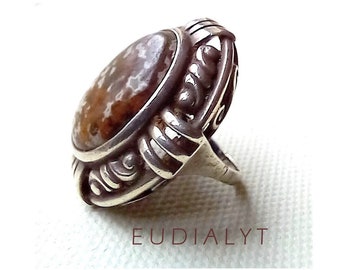 VINTAGE Jewelry / Large Silver Ring with Eudialyte Stone / 1940s