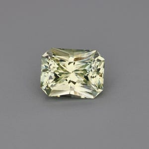 1.41ct Natural Unheated Sapphire Yellow-Green / Blue-Green Radiant 7.03x5.40mm