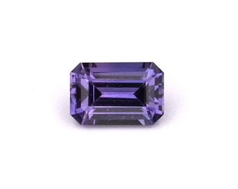 Natuurlijke, onverhitte saffier met paarse kleur, 0,66 ct, 5,88 x 3,93 mm
