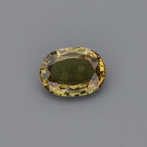 1.35ct Natural Unheated Sapphire Yellow-Green Oval 8.09x6.02mm