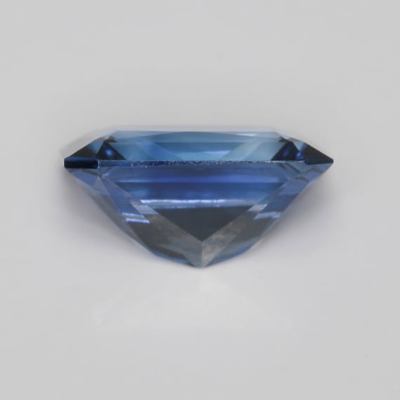 0.674 Carat Yellow Green Sapphire Excellent Cut Round 5 mm Calibrated Heated Loose Stone