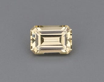 Natuurlijke, onverhitte saffier met gele kleur, 0,98 ct, 6,49 x 4,50 mm