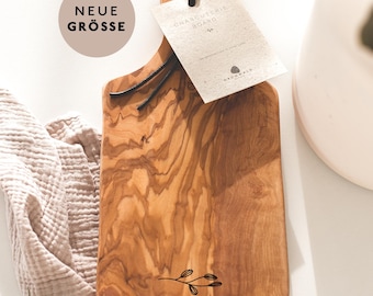 personalisierbar | Olivenholz Servierbrett "WILDFLOWER" | Frühstücksbrett | Charcuterie Board | Schneidebrett | Hochzeitsgeschenk | 30 cm