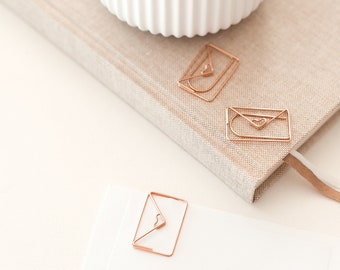 Paper clips | Envelope | heart | Love mail