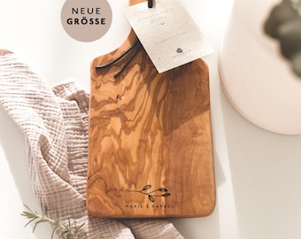 personalisierbar | Olivenholz Servierbrett "WILDFLOWER" | Frühstücksbrett | Charcuterie Board | Schneidebrett | Hochzeitsgeschenk | 30 cm