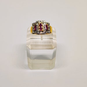 Ring mit Rubinen und Zirkonen aus 18 Karat Gold