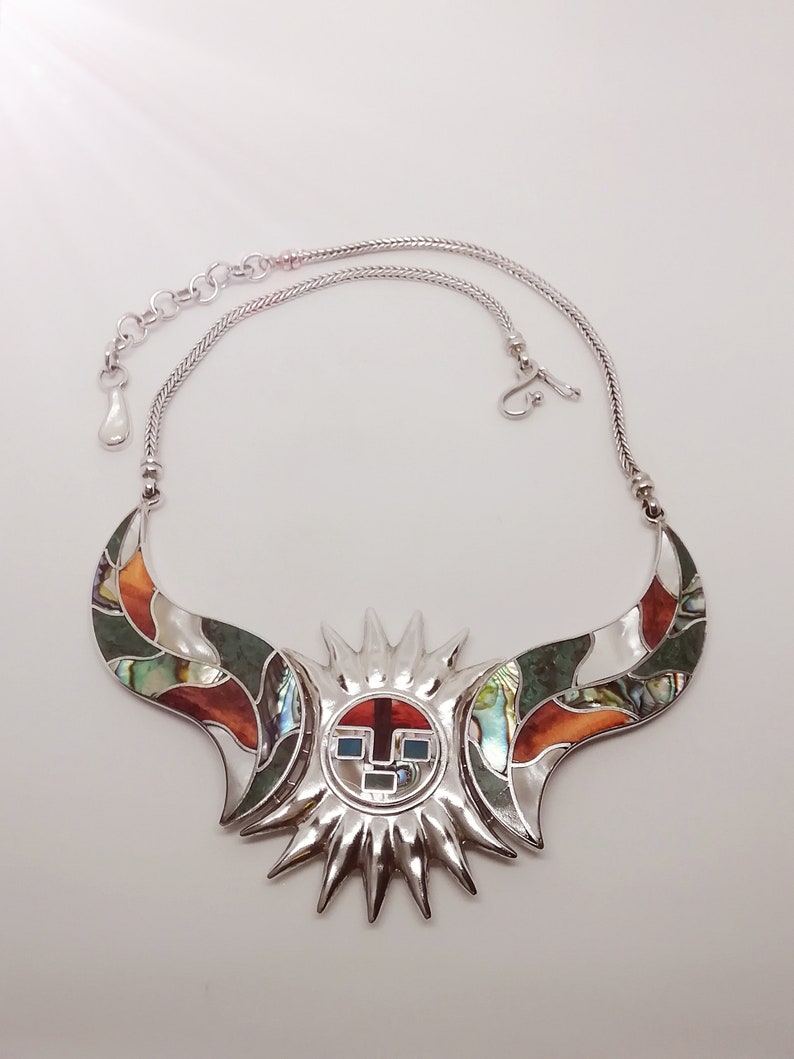 Mexican handicraft choker in silver and mother-of-pearl