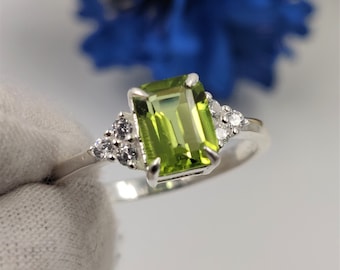 Natural Green Peridot Ring - Solid 925 Sterling Silver Peridot Engagement Ring - Green Stone Ring - Dainty Ring Silver - Handmade Ring