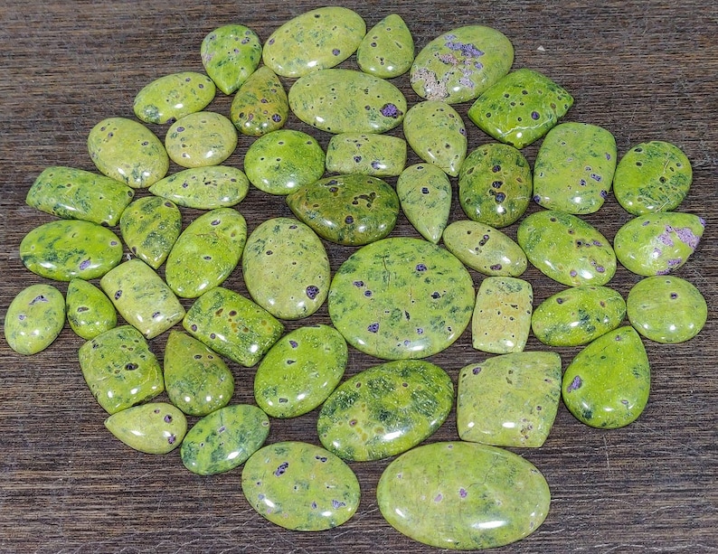 Wholesale Mix Lot AAA Quality Australian Stichtite Cabochon Loose Stichtite Green Gemstone Beautiful Natural Smooth Stichtite Cabochon