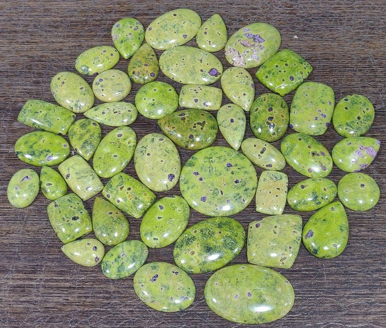 Wholesale Mix Lot AAA Quality Australian Stichtite Cabochon Loose Stichtite Green Gemstone Beautiful Natural Smooth Stichtite Cabochon