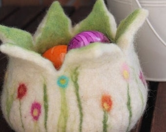 Your hand felted Easter nest Easter decoration bowl spring meadow