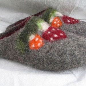 Women&#39;s felt slippers size 36-42 toadstool slippers cabin shoes wool felt sole rubber sole