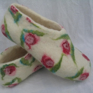 Ladies felt slippers roses size 36-42 felt shoes slippers half-high red wool white wool felt sole rubber sole slippers cabin shoes