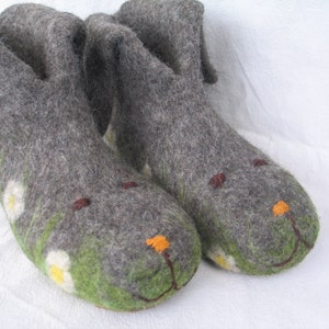 Felt slippers rabbits size 36- 47 &quot;Hans and Grete&quot; felt shoes women men felt sole rubber sole slippers wool felt white green cabin shoes