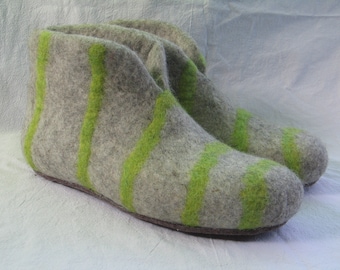Men&#39;s felt slippers felt shoes with stripes felt sole size 38 -47 wool Valenki slippers