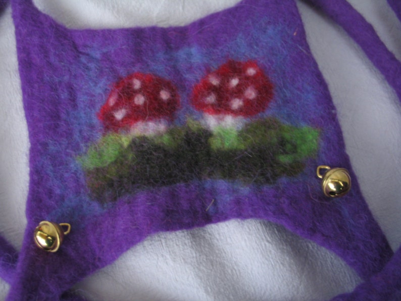 Hand-felted horse leash with fly agaric motif and 2 little bells, horse harness, wool, playing horses, Waldorf, image 5