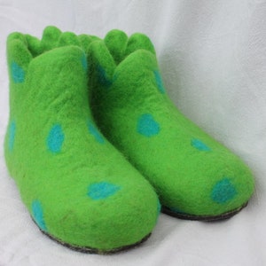 Hand felted women&#39;s + men&#39;s felt slippers, felt shoes, felt boots, slippers with dots
