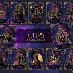 Peut inclure: Un jeu de cartes de tarot sur le th&egrave;me de la galaxie. Les cartes sont d&eacute;cor&eacute;es d'accents dor&eacute;s et pr&eacute;sentent des images de coupes, d'&eacute;toiles et d'autres images c&eacute;lestes. Les cartes sont dispos&eacute;es en grille, avec le titre "CUPS Galaxy edition" en haut.
