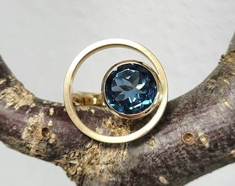 Ring - CIRCLE - with blue topaz in 585 /000 Sattgold RW 58