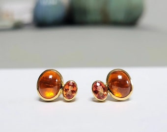 Mandarin garnet stud earrings with orange-red sapphires in 750 yellow gold
