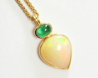 Emerald Opal Cabochon Pendant in 750 Yellow Gold Goldsmiths Kreuzer