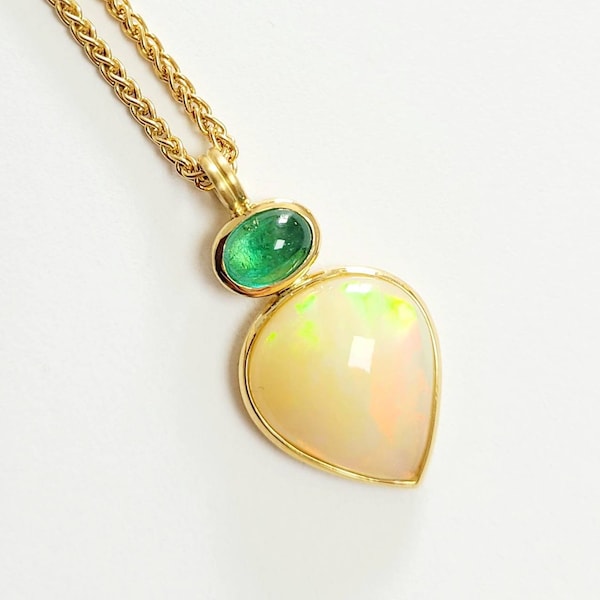 Emerald Opal Cabochon Pendant in 750 Yellow Gold Goldsmiths Kreuzer