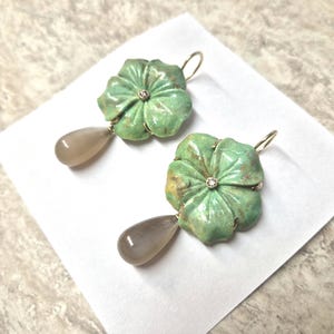 green turquoise flower earrings in 750 yellow gold with moonstone pendant goldsmith&#39;s work