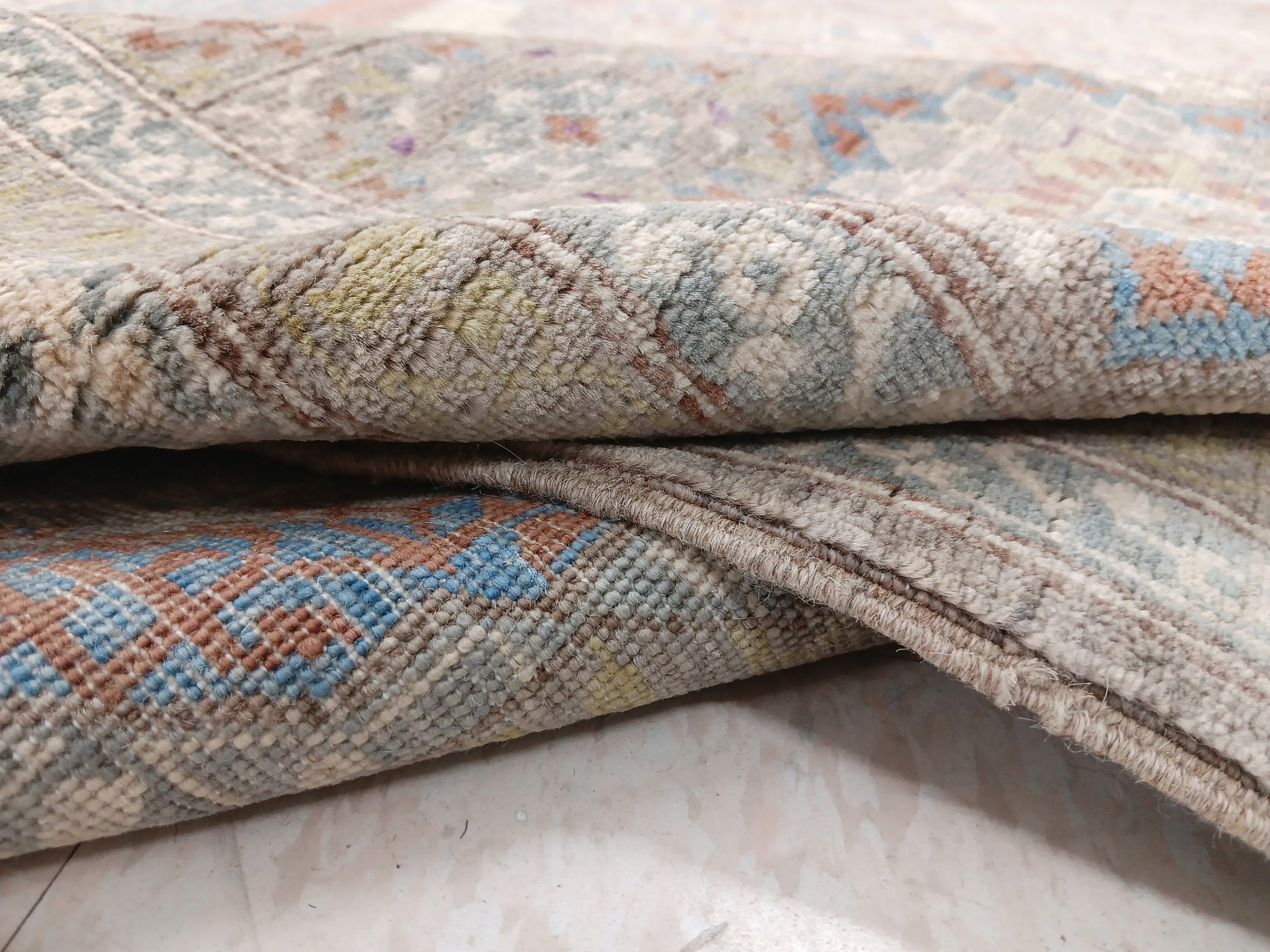 手織りウールラグ：9x12 アナトリア幾何学模様ウシャックデザイン