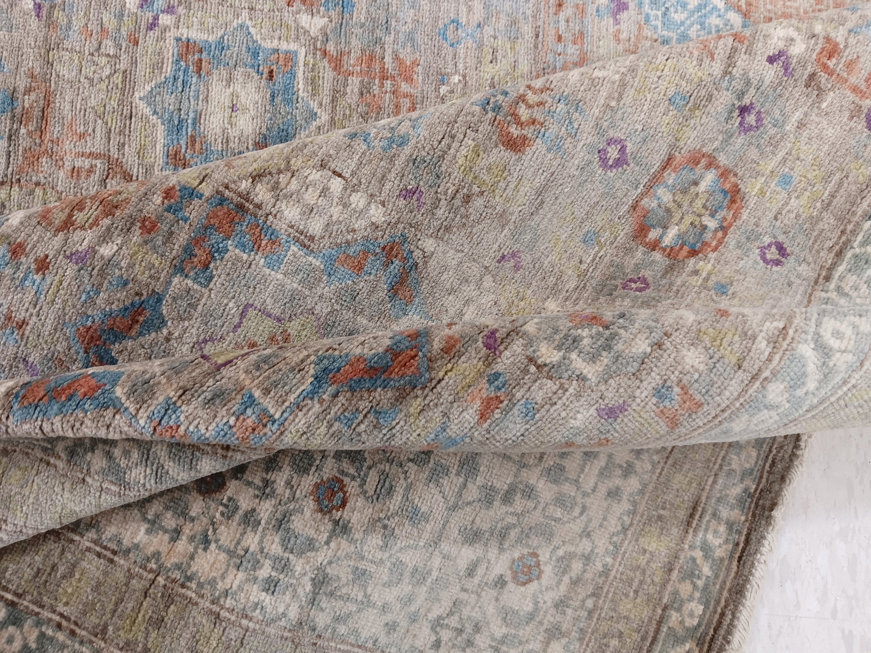 手織りウールラグ：9x12 アナトリア幾何学模様ウシャックデザイン