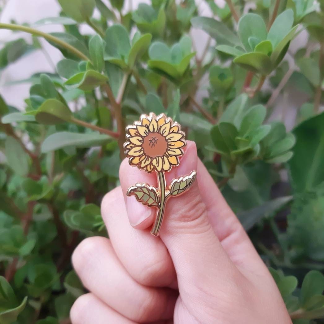 Sunflower Enamel Pin Sunflower Pin Flower Pin Plant Pin Etsy