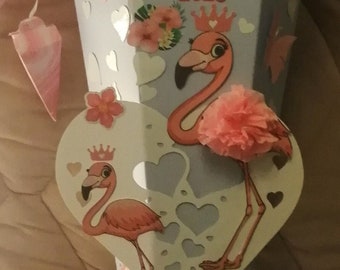 Stilvoller Schulstart, Personalisierte Schultüte mit Flamingo-Motiv und deinem Namen für eine exotische Einschulung