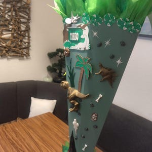 Schultüte 3D T-Rex handgefertigt stabil aus Hartkarton & Premium Krepp, Personalisierte Dinosaurier Zuckertüte für Jungen Einschulung 2026 afbeelding 6