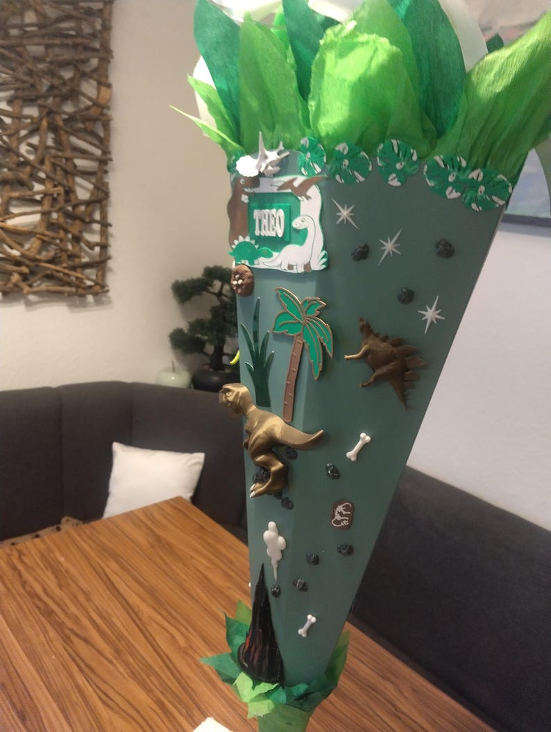 Schultüte 3D T-Rex handgefertigt stabil aus Hartkarton & Premium Krepp, Personalisierte Dinosaurier Zuckertüte für Jungen Einschulung 2026 afbeelding 6