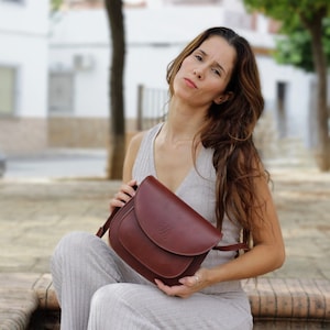 Sac à main crossbody de style rétro - Sac en cuir brun fabriqué à la main - Sac cartable en cuir pour elle - Cadeaux pour femme - cadeau d’anniversaire