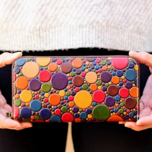 Carteira colorida feminina, carteira de couro feminina com bolso para troca, carteira de couro pintada com zíper, carteira longa feita à mão para mulheres