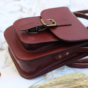 Petit sac à bandoulière en cuir, mini sac en cuir crossbody sangle réglable pour hommes ou femmes, sac crossbody en cuir fait main pour femmes