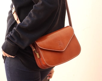Envelope leather handbag, leather crossbody purse, Crossbody leather bag, Minimalist leather handbag, Cowhide leather bag, Small leather bag