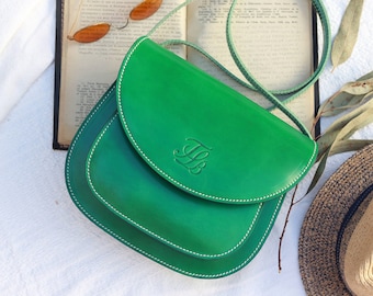 Green leather handbag, Hand made leather handbag, Green crossbody handbag purse, full grain leather handbag, medium sized leather handbag